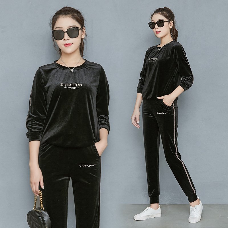 2fd661c0-388b-4c5c-b885-20966e6d89ec.jpg Wide Leg Trousers For Women In A Velvet Tracksuit - Image 8