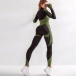 Seamless Yoga Suit Set - Image 2