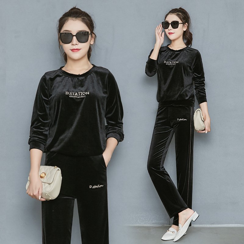 8b8c1b71-7f95-4a38-8178-55b1d8c66ef9.jpg Wide Leg Trousers For Women In A Velvet Tracksuit - Image 5