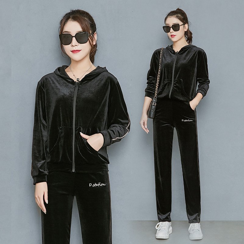 eaf5b528-dc85-44fa-8066-e996e6f4e854.jpg Wide Leg Trousers For Women In A Velvet Tracksuit - Image 9